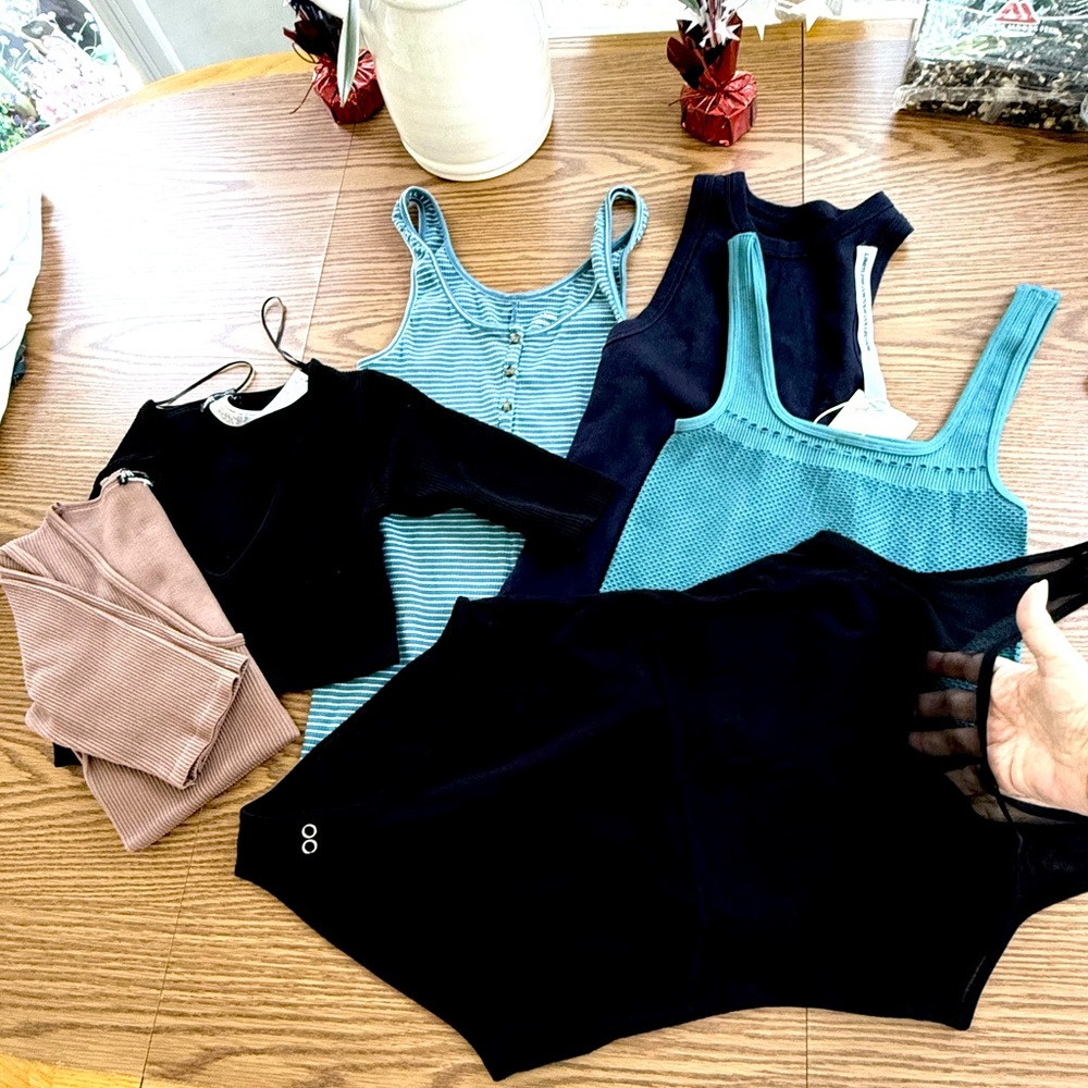 4 Body Suits, 2 Tank Top bundle - Women's Black, Teal, Dusty Rose Tops